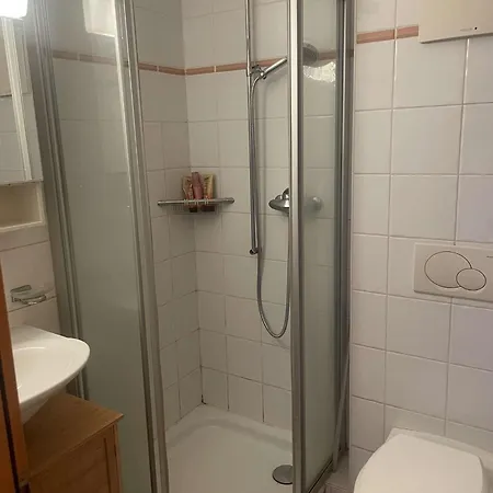 Apparemment Apartment *